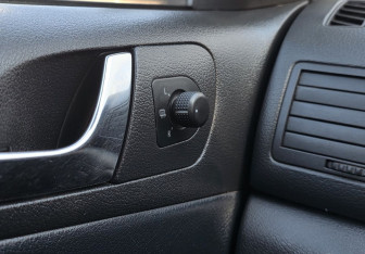 Подержанный автомобиль Skoda Octavia Liftback 2005 года (15 фото)