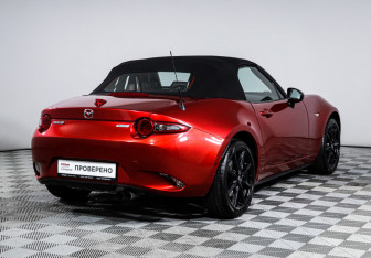 Подержанный автомобиль Mazda MX-5 2017 года (5 фото)
