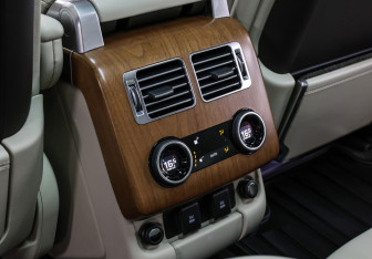 Подержанный автомобиль Land Rover Range Rover 2018 года (28 фото)