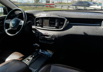 Подержанный автомобиль Kia Sorento 2019 года (9 фото)