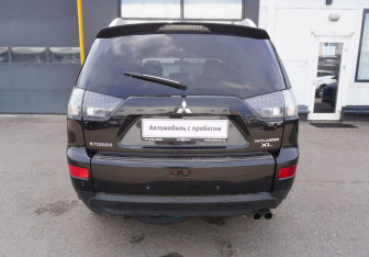 Подержанный автомобиль Mitsubishi Outlander 2008 года (6 фото)