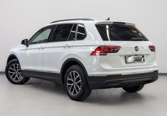 Подержанный автомобиль Volkswagen Tiguan 2022 года (7 фото)
