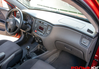 Подержанный автомобиль Kia Rio Sedan 2010 года (8 фото)