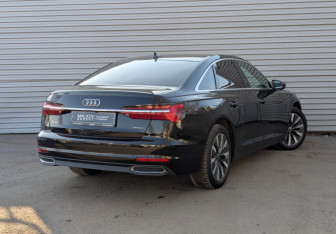 Подержанный автомобиль Audi A6 Sedan 2021 года (5 фото)
