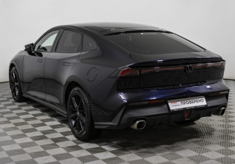 Подержанный автомобиль Changan UNI-V 2023 года (7 фото)