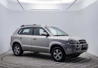 Подержанный автомобиль Hyundai Tucson 2007 года (3 фото)