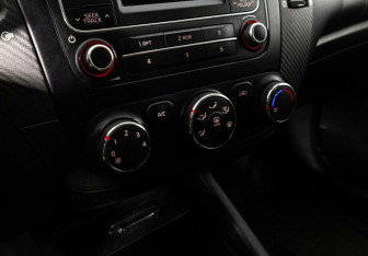 Подержанный автомобиль Kia Cerato Sedan 2014 года (9 фото)