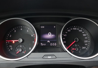 Подержанный автомобиль Volkswagen Tiguan 2021 года (15 фото)