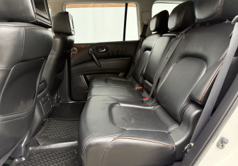 Подержанный автомобиль Nissan Patrol 2011 года (11 фото)