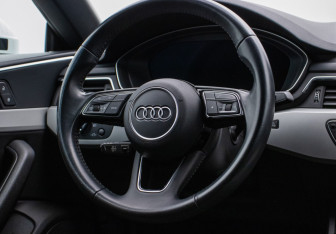 Подержанный автомобиль Audi A5 Liftback 2020 года (15 фото)