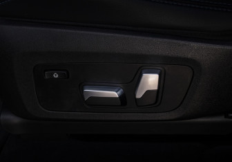 Подержанный автомобиль BMW X3 2020 года (18 фото)