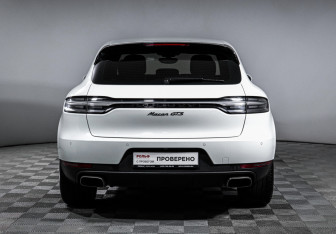 Подержанный автомобиль Porsche Macan 2018 года (6 фото)