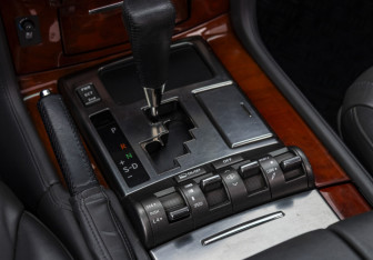 Подержанный автомобиль Lexus LX 2008 года (20 фото)