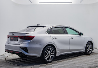 Подержанный автомобиль Kia Cerato Sedan 2020 года (5 фото)