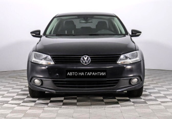 Подержанный автомобиль Volkswagen Jetta Sedan 2012 года (2 фото)