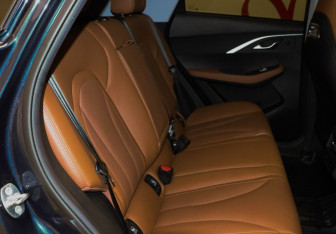 Подержанный автомобиль Omoda C5 2023 года (23 фото)