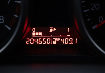 Подержанный автомобиль Mazda 3 Sedan 2011 года (12 фото)