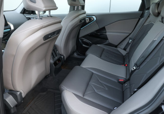 Подержанный автомобиль BMW X3 2025 года (12 фото)