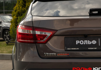 Подержанный автомобиль LADA (ВАЗ) Vesta Wagon 2019 года (21 фото)