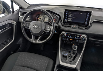 Подержанный автомобиль Toyota RAV4 2020 года (29 фото)