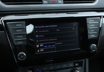Подержанный автомобиль Skoda Superb Liftback 2015 года (20 фото)