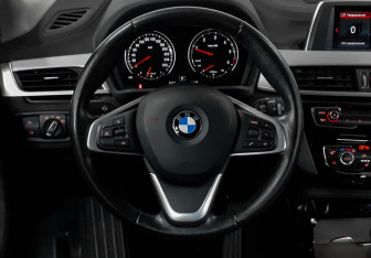 Подержанный автомобиль BMW X2 2018 года (11 фото)