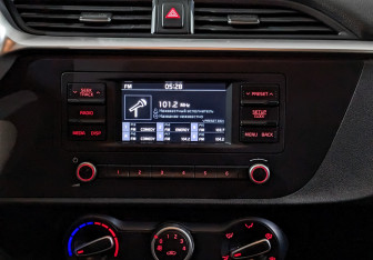 Подержанный автомобиль Kia Rio Hatchback 2021 года (15 фото)