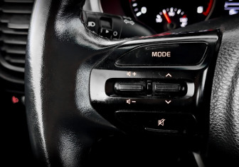 Подержанный автомобиль Kia Rio Hatchback 2021 года (26 фото)