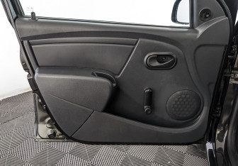 Подержанный автомобиль LADA (ВАЗ) Largus Wagon 2019 года (19 фото)