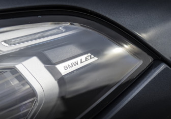 Подержанный автомобиль BMW X7 2021 года (2 фото)