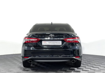Подержанный автомобиль Toyota Camry Sedan 2022 года (6 фото)