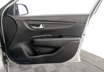 Подержанный автомобиль Kia Rio Sedan 2021 года (24 фото)