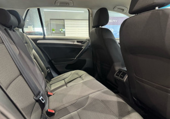 Подержанный автомобиль Volkswagen Golf Hatchback 2014 года (11 фото)