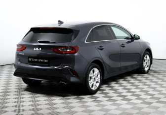 Подержанный автомобиль Kia Ceed Hatchback 2022 года (5 фото)