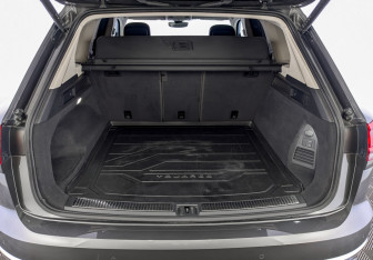 Подержанный автомобиль Volkswagen Touareg 2021 года (10 фото)