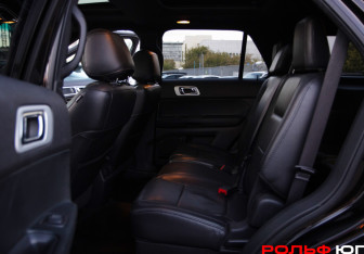 Подержанный автомобиль Ford Explorer 2013 года (8 фото)
