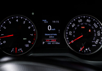 Подержанный автомобиль Toyota RAV4 2020 года (11 фото)