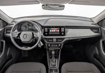 Подержанный автомобиль Skoda Rapid Liftback 2022 года (14 фото)