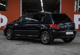 Подержанный автомобиль Peugeot 307 Hatchback 2007 года (7 фото)