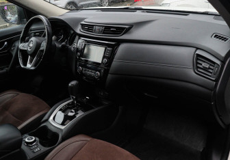 Подержанный автомобиль Nissan X-Trail 2021 года (7 фото)