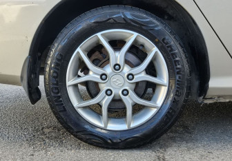 Подержанный автомобиль Hyundai Elantra Sedan 2010 года (9 фото)
