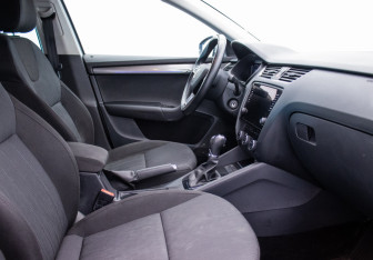 Подержанный автомобиль Skoda Octavia Liftback 2019 года (9 фото)