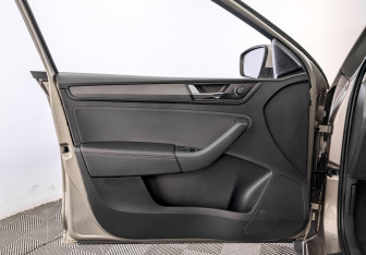 Подержанный автомобиль Skoda Rapid Liftback 2020 года (19 фото)