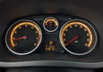 Подержанный автомобиль Opel Corsa 2012 года (16 фото)