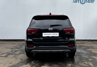 Подержанный автомобиль Kia Sorento 2019 года (6 фото)