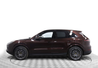 Подержанный автомобиль Porsche Cayenne 2018 года (8 фото)