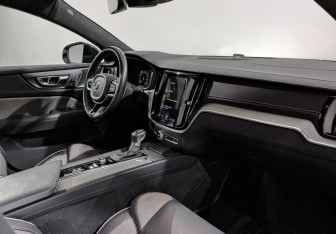 Подержанный автомобиль Volvo S60 2019 года (12 фото)
