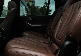 Подержанный автомобиль BMW X7 2019 года (13 фото)