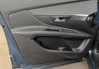 Подержанный автомобиль Peugeot 5008 Suv 2021 года (19 фото)