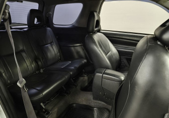 Подержанный автомобиль Toyota RAV4 2003 года (10 фото)